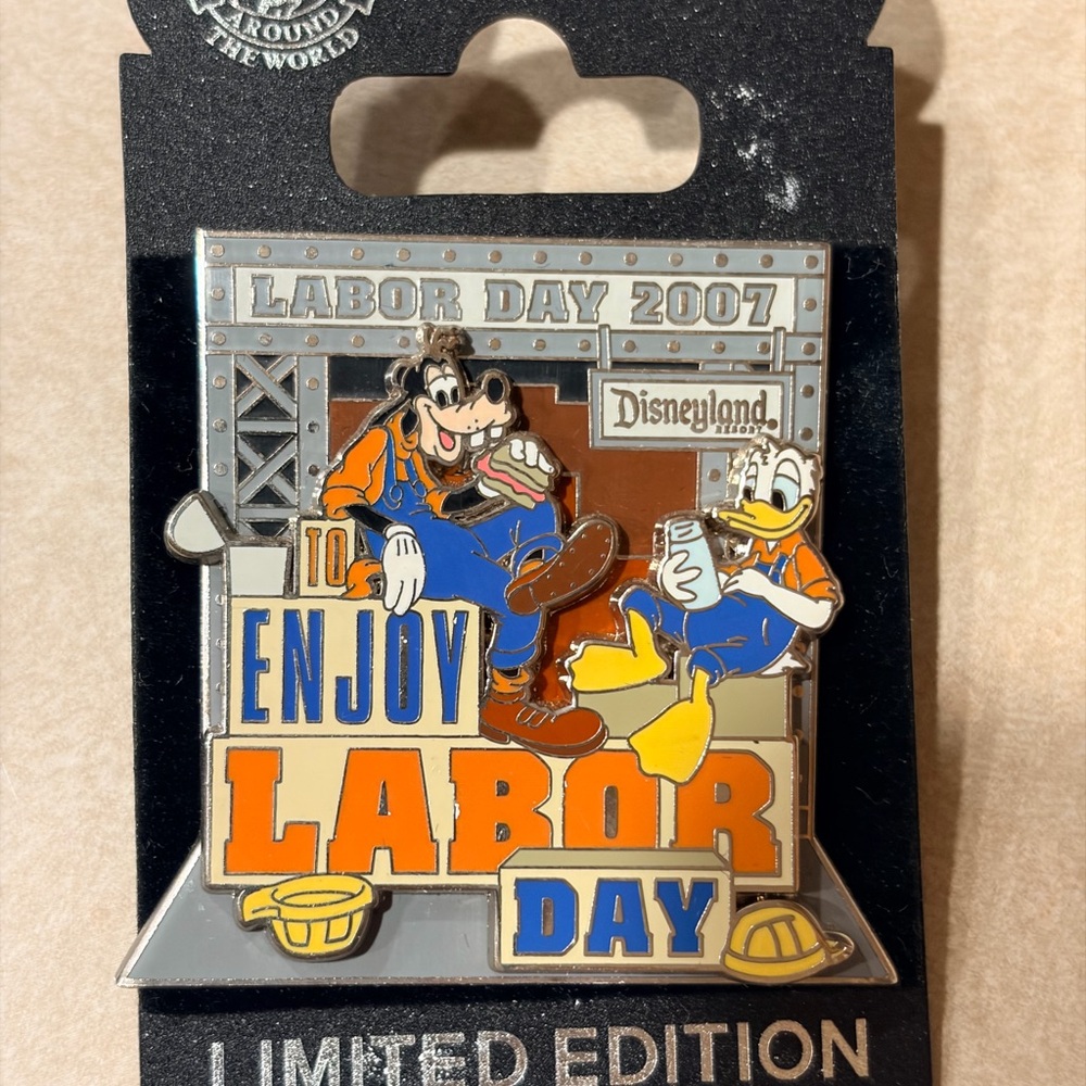 Disney Labor Day 2007 Goofy & Donald Limited Edition 1000 NOC